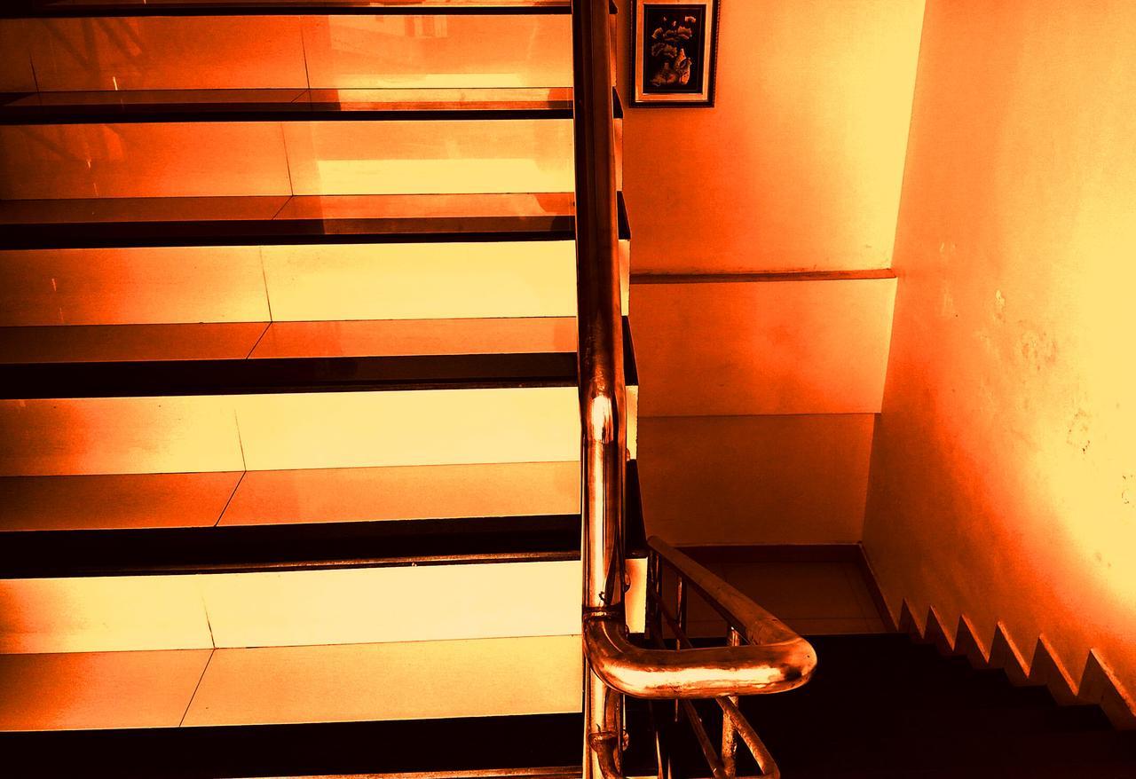 Hotel Royal Nest Vandiperiyār Esterno foto