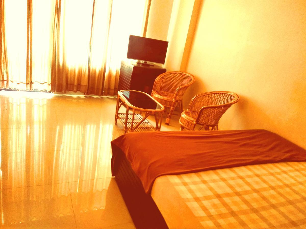Hotel Royal Nest Vandiperiyār Esterno foto