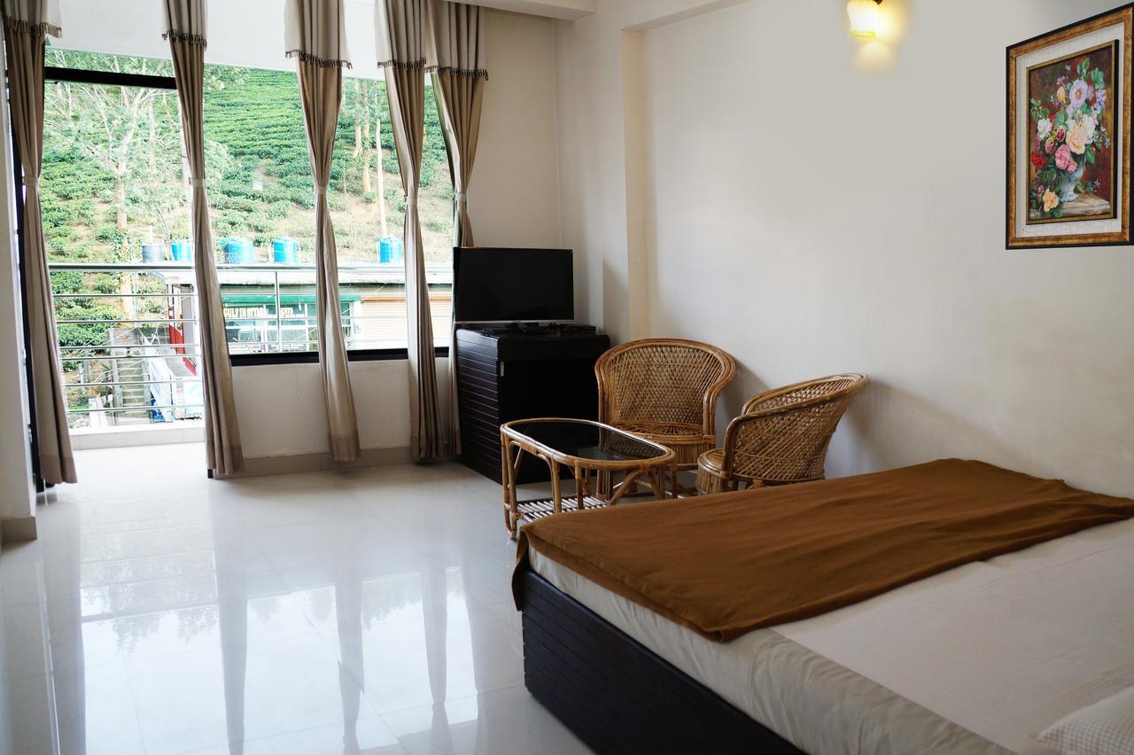 Hotel Royal Nest Vandiperiyār Esterno foto