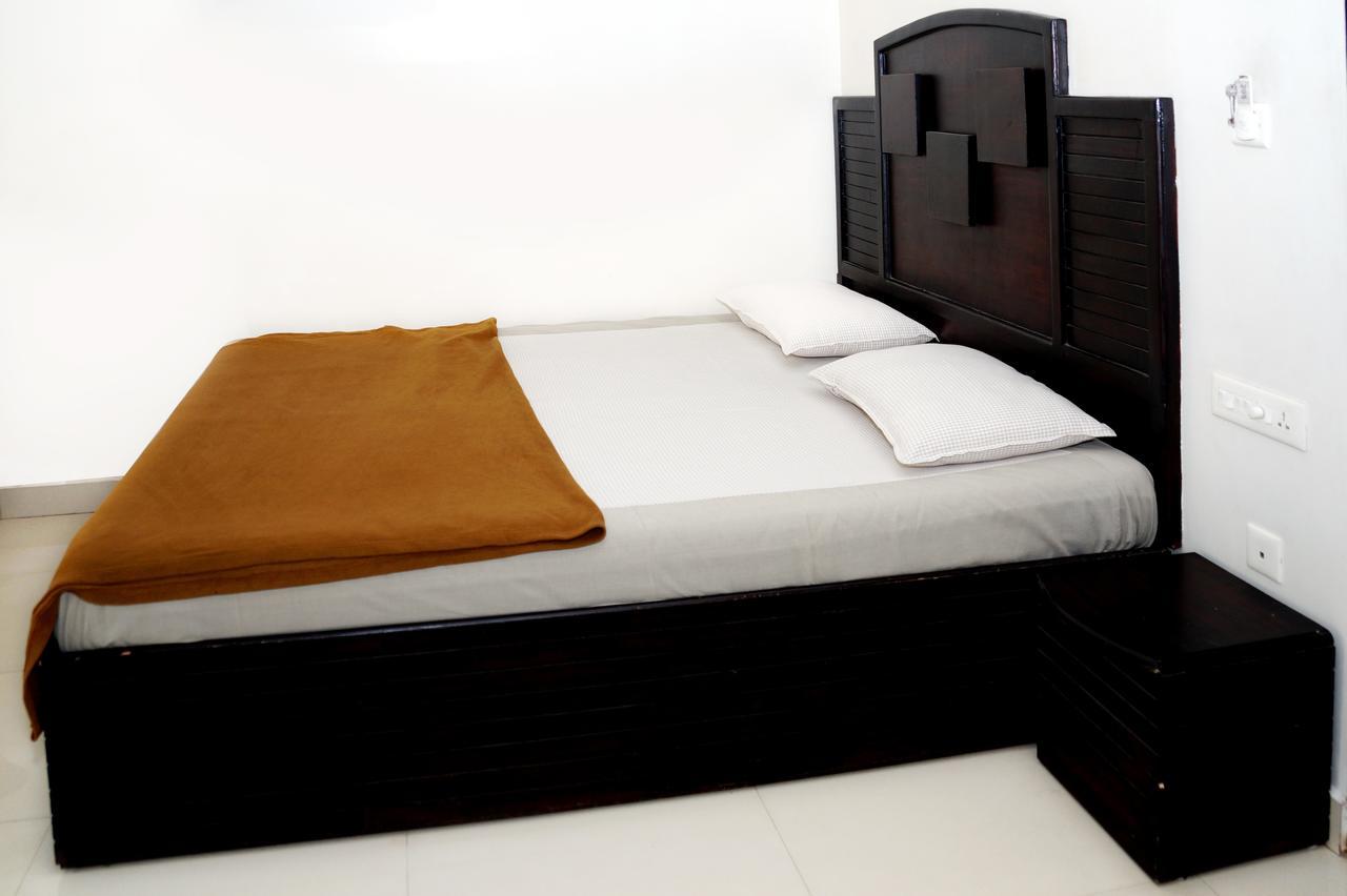 Hotel Royal Nest Vandiperiyār Esterno foto