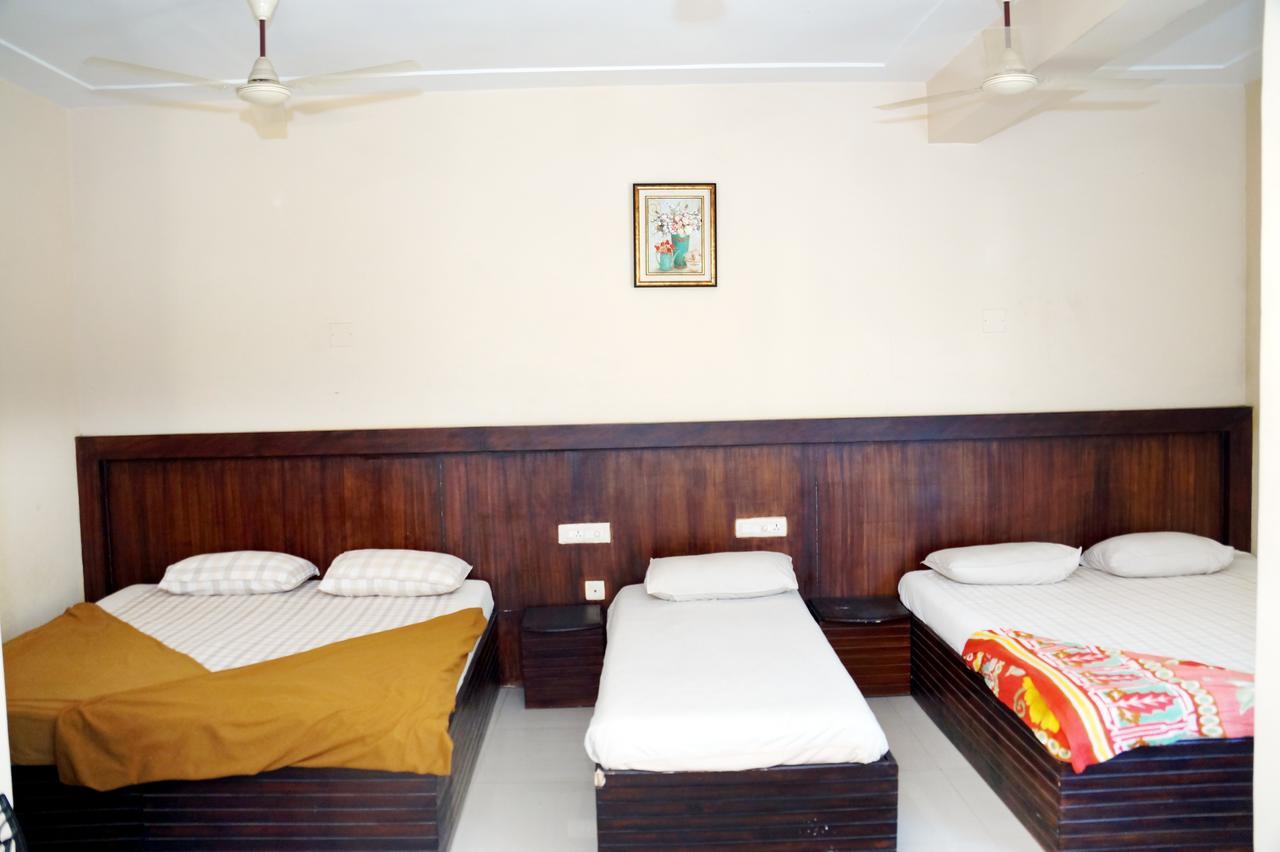 Hotel Royal Nest Vandiperiyār Esterno foto